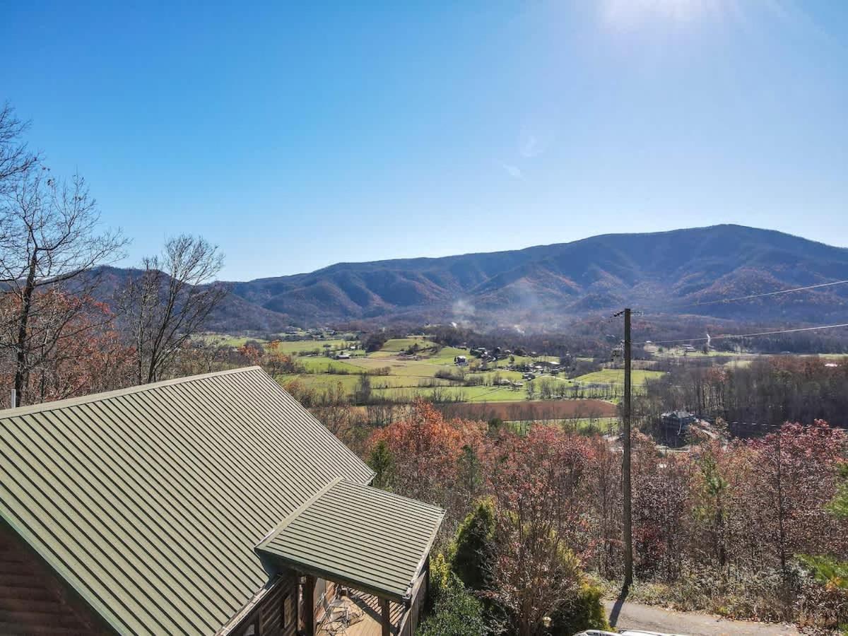 Gorgeous View. Hot Tub. Privacy. Fireplace. Pool & Fishing Access! Sevierville Exteriér fotografie