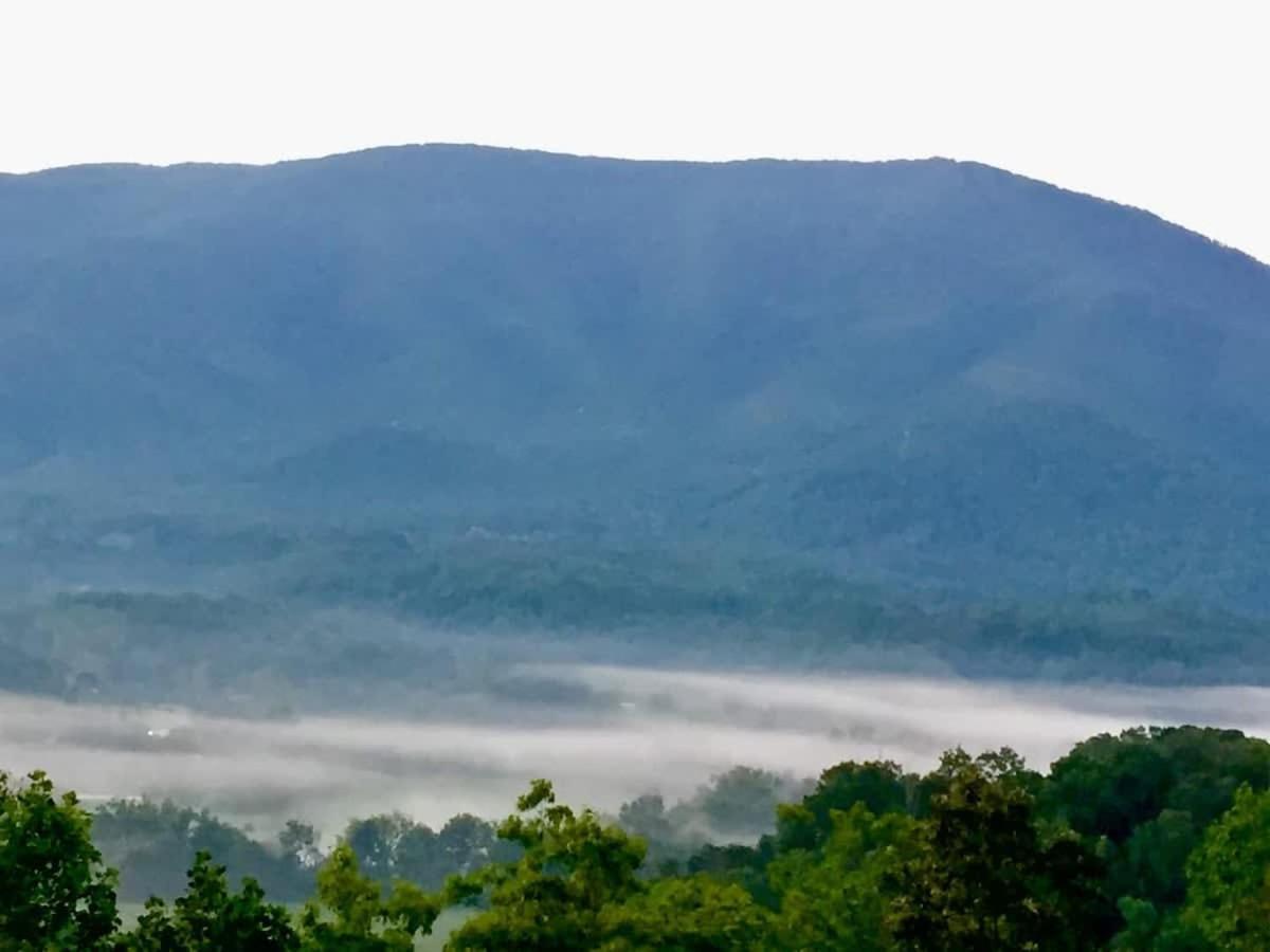 Gorgeous View. Hot Tub. Privacy. Fireplace. Pool & Fishing Access! Sevierville Exteriér fotografie