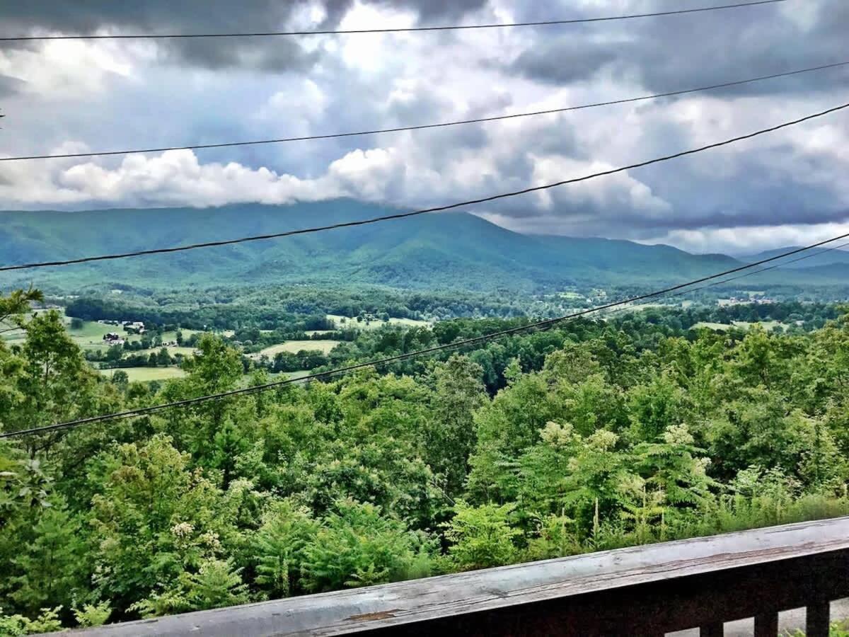 Gorgeous View. Hot Tub. Privacy. Fireplace. Pool & Fishing Access! Sevierville Exteriér fotografie
