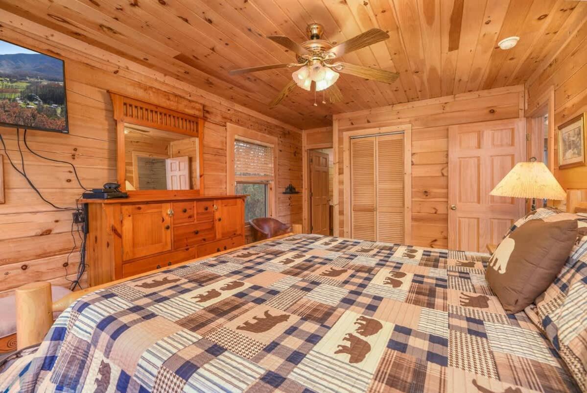 Gorgeous View. Hot Tub. Privacy. Fireplace. Pool & Fishing Access! Sevierville Exteriér fotografie